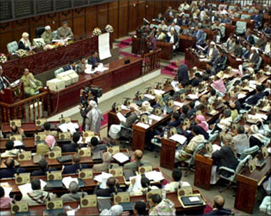 برلمانيون يطالبون الرئيس بإيقاف الحرب في رداع ويحذرون من توسعها إلى محافظات أخرى