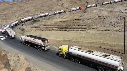 ناقلات وقود محتجزة في طريق صنعاء - الحديدة (صورة ارشيفية)
