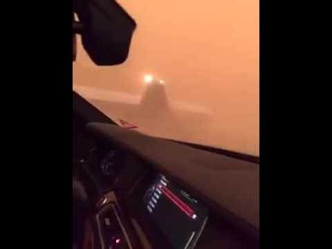 شاهد الفيديو.. طيار سعودي يهبط بالطائرة على الطريق السريع للسيارات شمال السعودية