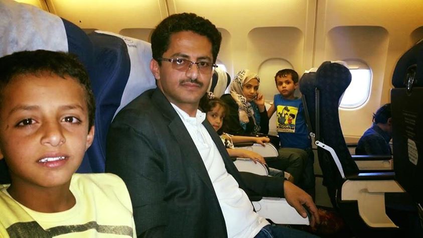 ماذا وراء فرار البخيتي بأسرته إلى خارج اليمن ؟ (صورة)