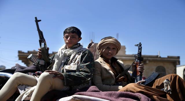 مواجهات ليلية دامية بين الحوثيين ومسلحين قبليين في ذمار