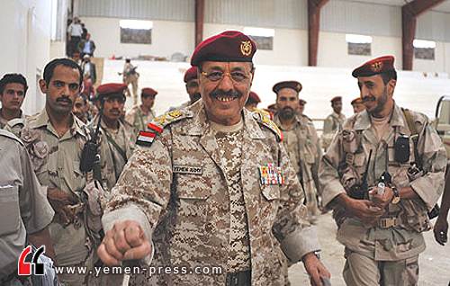 اللواء علي محسن سيقدم إستقالته عقب الإنتخابات الرئاسية
