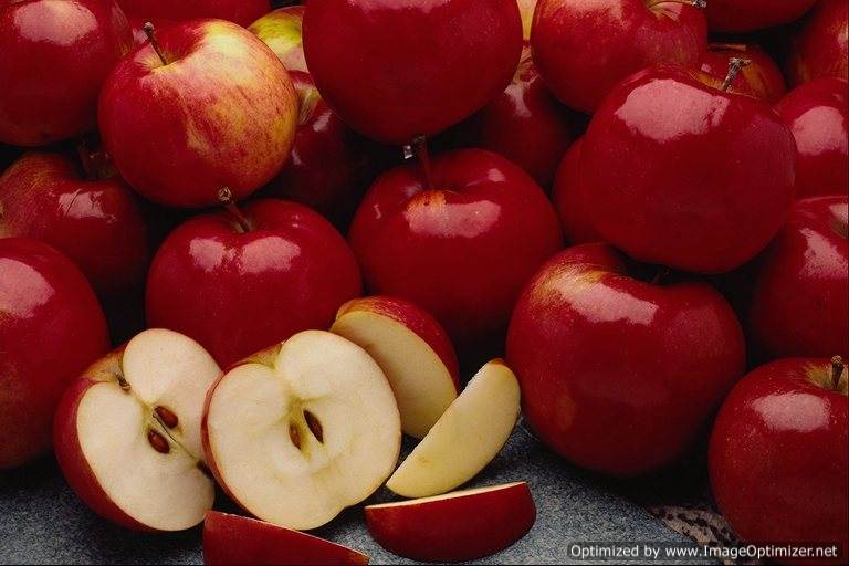 تناول تفاحتين يومياً يقلل من الكوليسترول