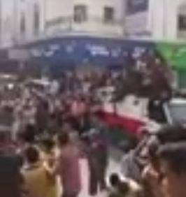 بالفيديو .. لحظة تفجير الحوثيين لمنزل الشيخ الجمال بمدينة إب وترديد الصرخة