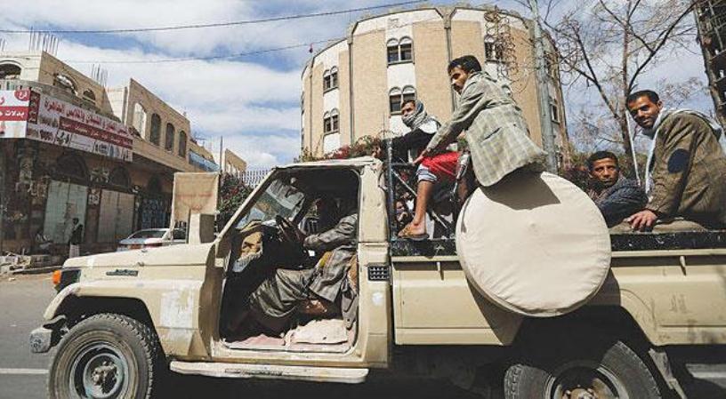 الحوثيون ينتزعون سلطات الدولة تدريجياً ويضعون الرئيس تحت الإقامة الجبرية