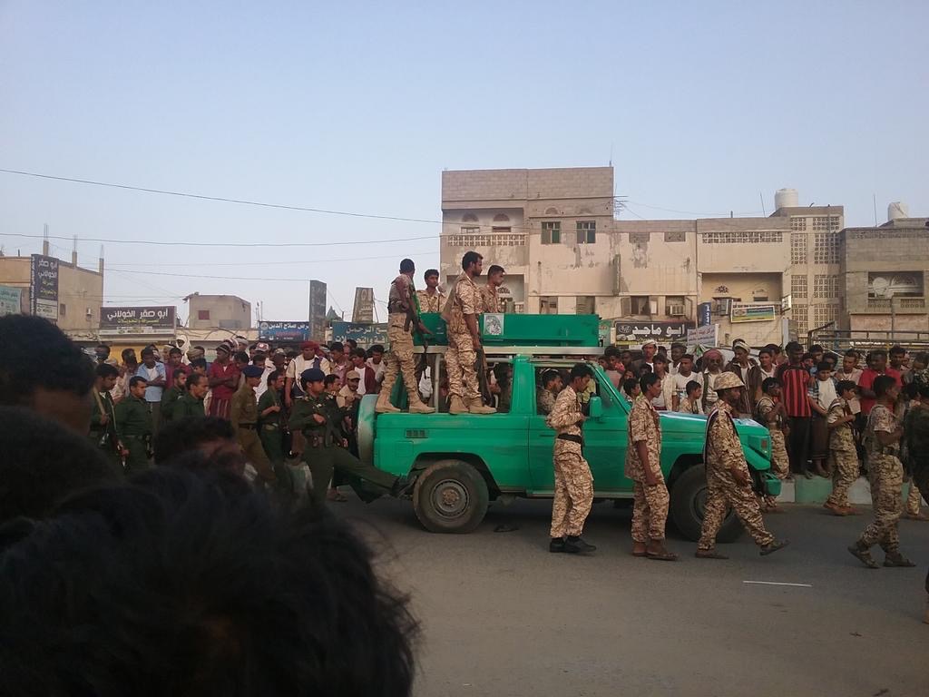 الحوثيون يشيعون قتلاهم في حجة