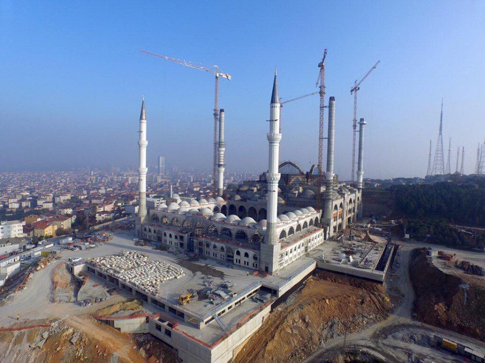 بالصور: افتتاح أكبر مسجد في تركيا في ليلة القدر
