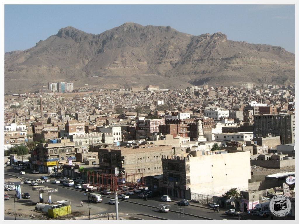 إصابة 5 أشخاص في انفجار عبوة ناسفة في جولة الحباري في العاصمة صنعاء