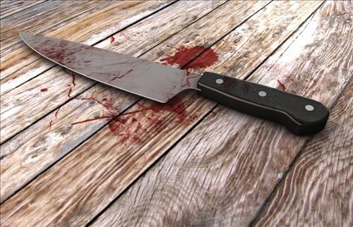 مكة المكرمة: شاب عشريني سعودي يقتل والدته بعدة طعنات بسكين