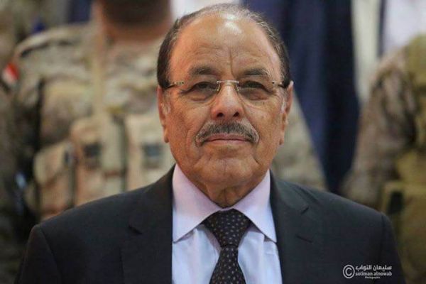 الفريق علي محسن يدعو كوادر حزب المؤتمر لرفض دعوات الحوثيين لإنشاء «جيش طائفي»