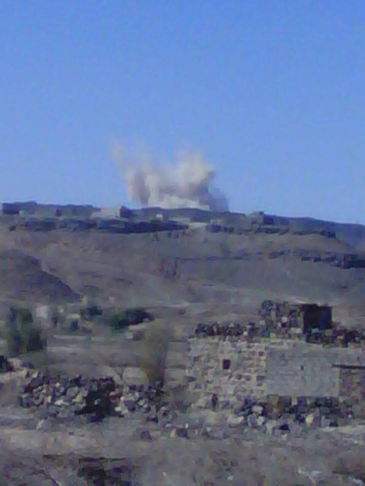 الحوثيون يسيطرون على قرية « خبزة » برداع ويقومون بتفجير عدد من منازل المواطنين فيها
