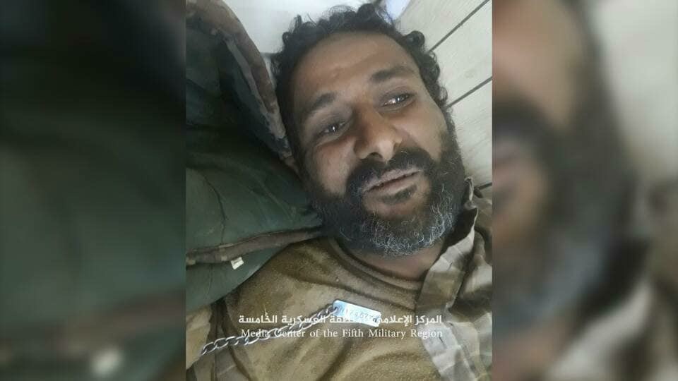 مليشيات الحوثي الإيرانية تتخلى عن جرحاها في صحراء ميدي.. والجيش يعثر على أحدهم ثالث أيام المعركة