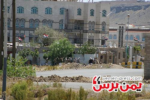 يمن برس ينشر صور خاصة لإختطاف مجموعة من شباب الثورة اليوم بعد مح