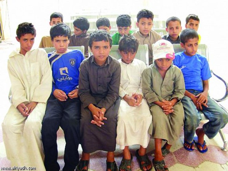 السلطات السعودية تسلم اليمن 7 أطفال يمنيين رحلتهم بسبب إقامتهم غير الشرعية في المملكة