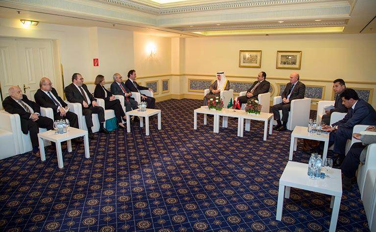 اجتماع قطري سعودي تركي مع الائتلاف السوري يؤكد وجوب رحيل الأسد