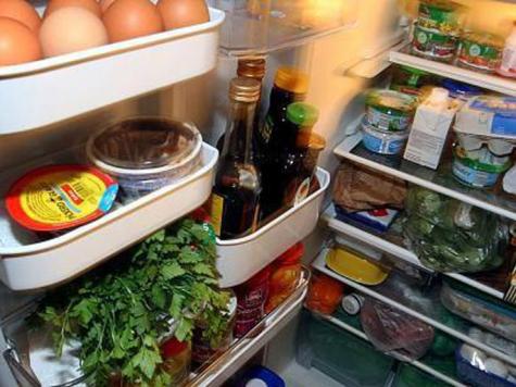 حفظ الأطعمة في الثلاجة دون تغطيتها قد يؤدي لانتقال الجراثيم إليه