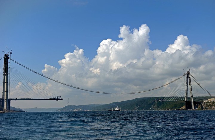 تركيا توقع عقدا لبناء أطول جسر معلق بالعالم