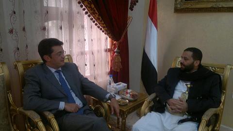 الشيخ حميد الاحمر يلتقي سفير الاتحاد الاوروبي بصنعاء