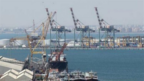  تهديدات بإيقاف الحركة الملاحية في ميناء عدن