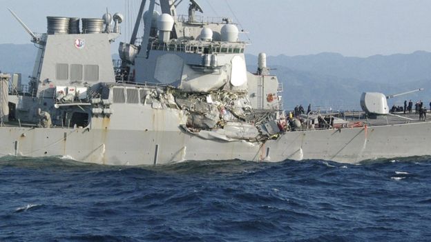 فقدان سبعة أشخاص إثر اصطدام مدمرة أمريكية بسفينة شحن في بحر اليابان