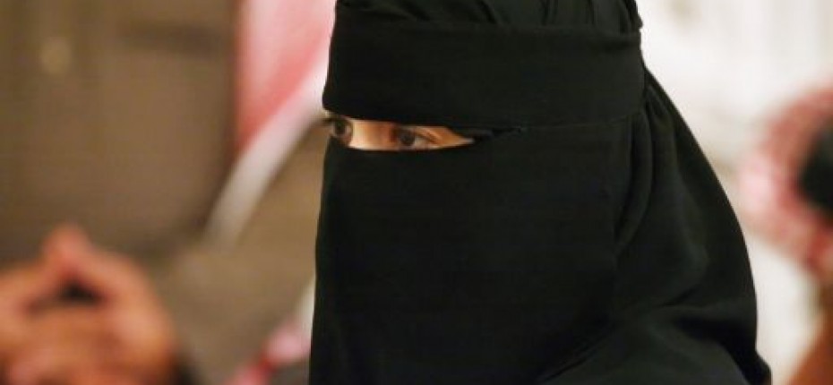 حادث اختناق امرأة بحريق يحوّل ممرضة سعودية إلى بطلة