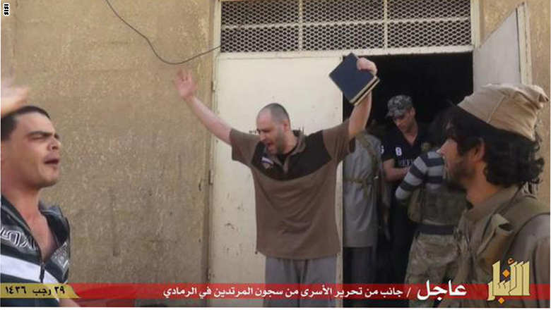 بالصور.. داعش يطلق السجناء في الرمادي بعد سيطرته على المدينة