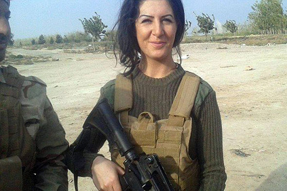 بالصور.. الحسناء التي رصد داعش مليون دولار لقتلها!