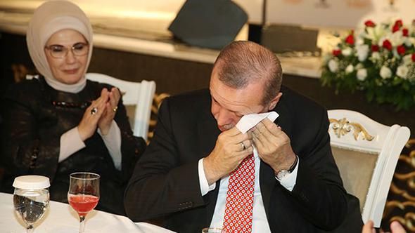 شاهد الفيديو الذي أبكى «أردوغان» على مأدبة الإفطار