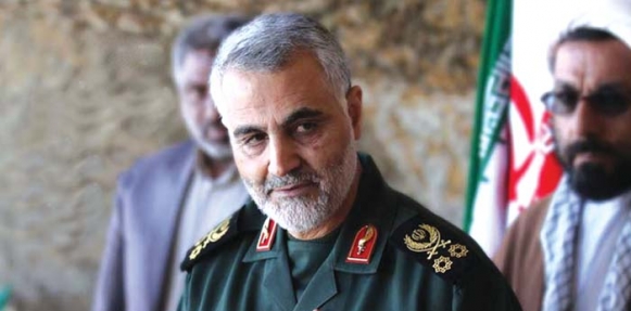 قاسم سليماني (يسار) قائد فيلق القدس في الحرس الثوري الإيراني (رو