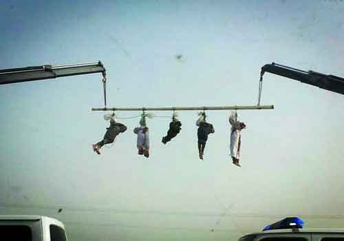 السعودية تنفذ حكم الإعدام بحق 5 يمنيين وتصلبهم بتهمة تشكيل عصابة وقتل مواطن سعودي