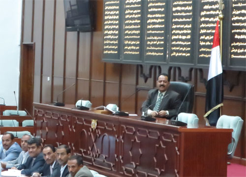 الحوثيون يخطفون نجلي وحفيد يحيى الراعي رئيس مجلس النواب ..تفاصيل