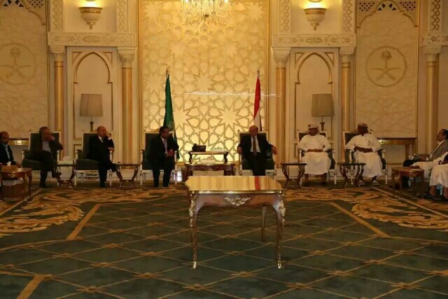 الرئيس هادي يلتقي اعضاء اللجنة العامة للمؤتمر الشعبي العام
