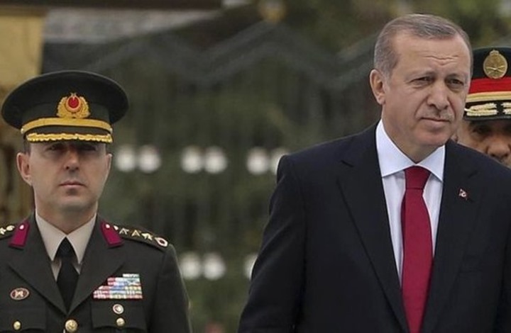 ما هو السر الذي أفشاه الرجل الواقف خلف أردوغان؟