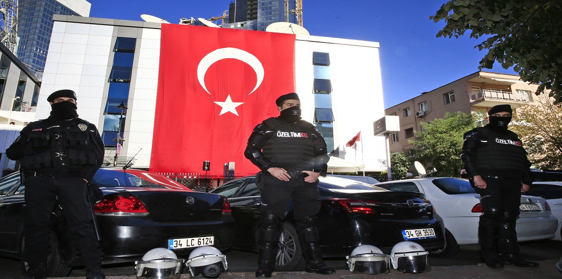 الشرطة التركية تسجن شابًا مصريًا بسبب أغنيات عربية
