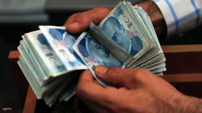 الليرة التركية تهوي لأدنى مستوى أمام الدولار