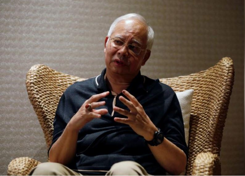 رئيس وزراء ماليزيا السابق يتحدث لأوّل مرّة عن مصدر الثراء الرهيب له وعائلته