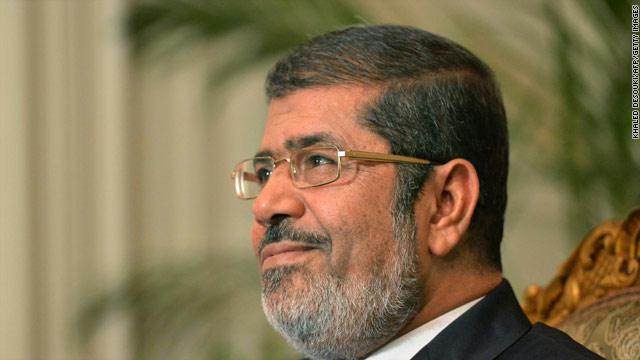 مرسي يطلب العفو.. و\