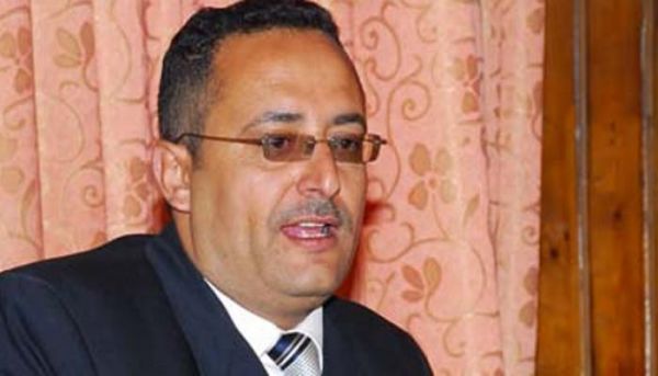 وزير سابق يبشر اليمنيين بانتهاء الحرب خلال أسابيع 