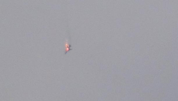 «داعش» يعلن إسقاط طائرة حربية وأسر طيار سوري ويخسر مناطق بدير الزور