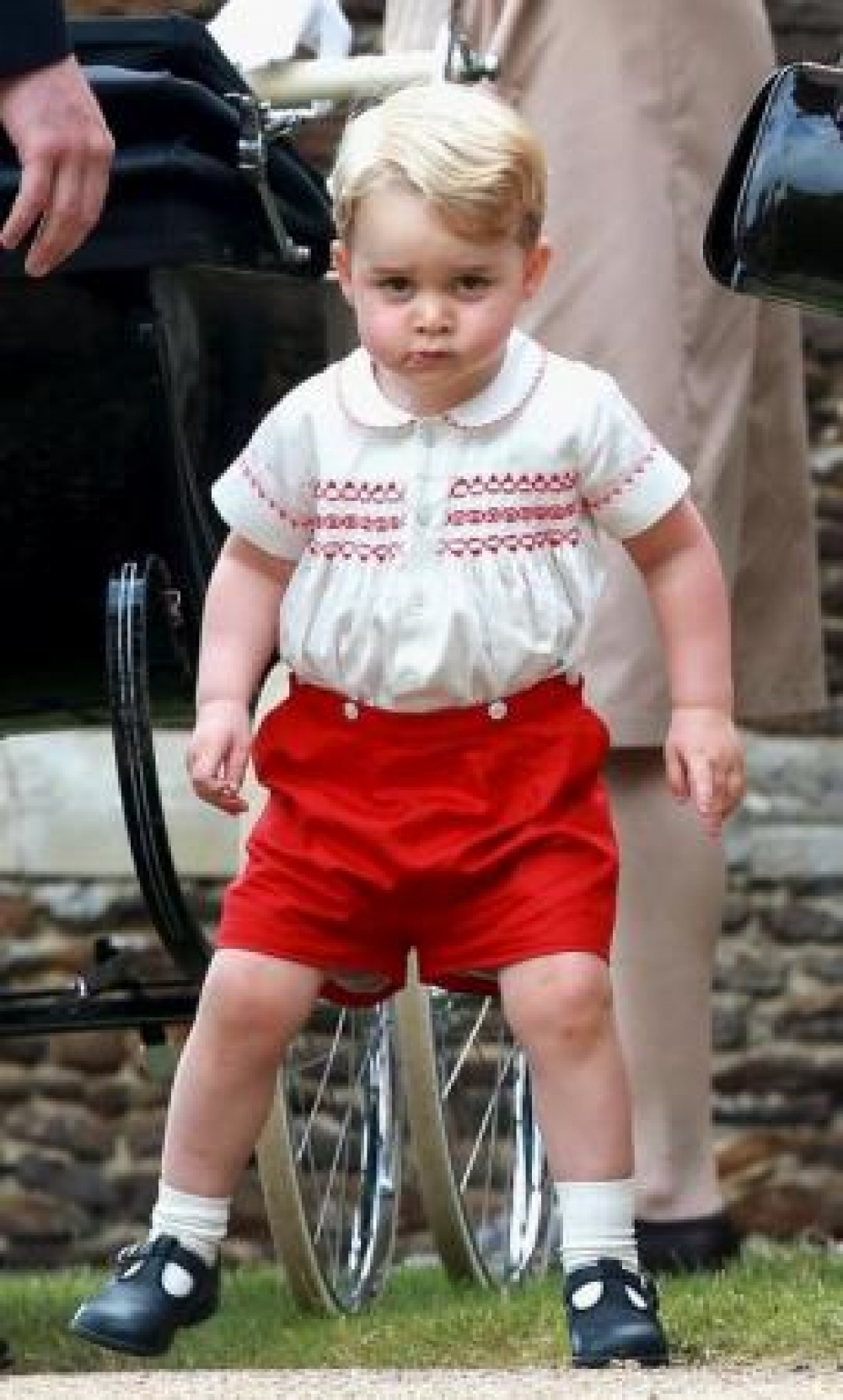 مكتب الأمير وليام يصدر صورا جديدة للأمير جورج في عيد ميلاده الثالث