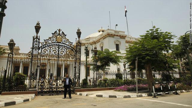مصر: حسم طريقة اختيار رئيس الحكومة وإعلان الطوارئ