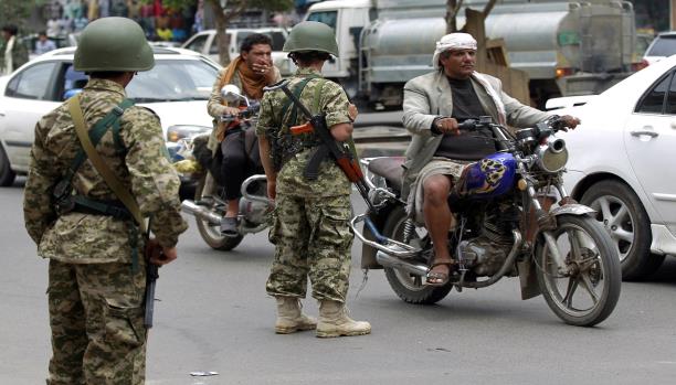 الفساد يضع قيادات العسكر اليمني في نعيم معيشي