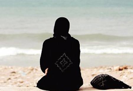 صحيفة خليجية: اختفاء وهروب 502 مراهقة يمنية بسبب الحب 