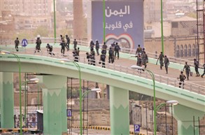 مواجهات بين متظاهرين وقوات الامن على جسر شيراتون على خلفية الفيل