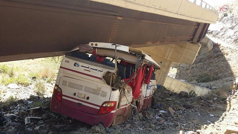 وفاة وإصابة أكثر من 50 يمني في حادث مروري بالسعودية ( صور )