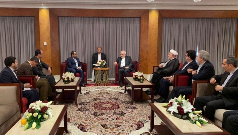 مسقط تحتضن لقاء بين وزير خارجية إيران وقيادات 
