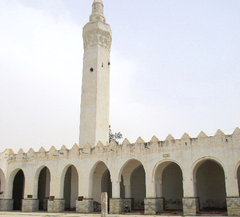 بالصور.. اقدم المساجد «الجند» في اليمن بناه معاذ بن جبل بأمر الرسول
