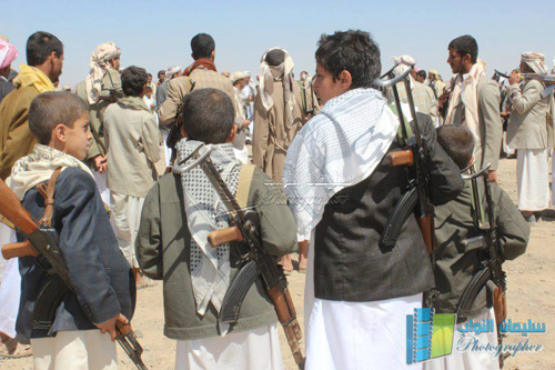 المئات من تراخيص حمل السلاح في اليمن بعد ضبط مزور