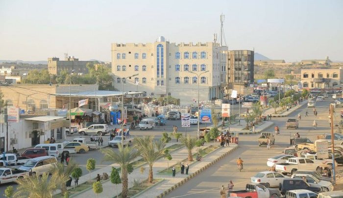 الحوثيون يقصفون تجمعات سكانية وسط مدينة مأرب بصواريخ  الكاتيوشا