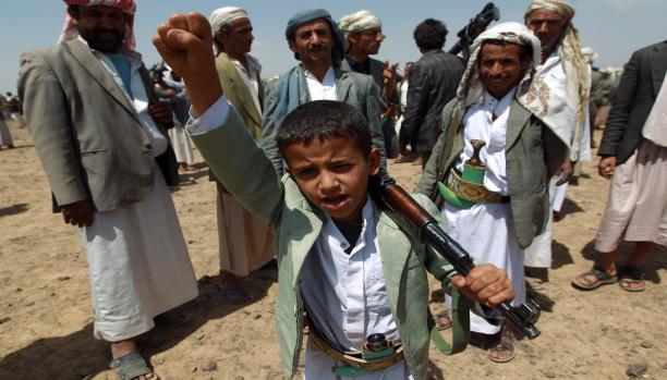 الكشف عن نهب ميليشيات الحوثي لـ«مليار دولار» لصالح التجنيد في 2015